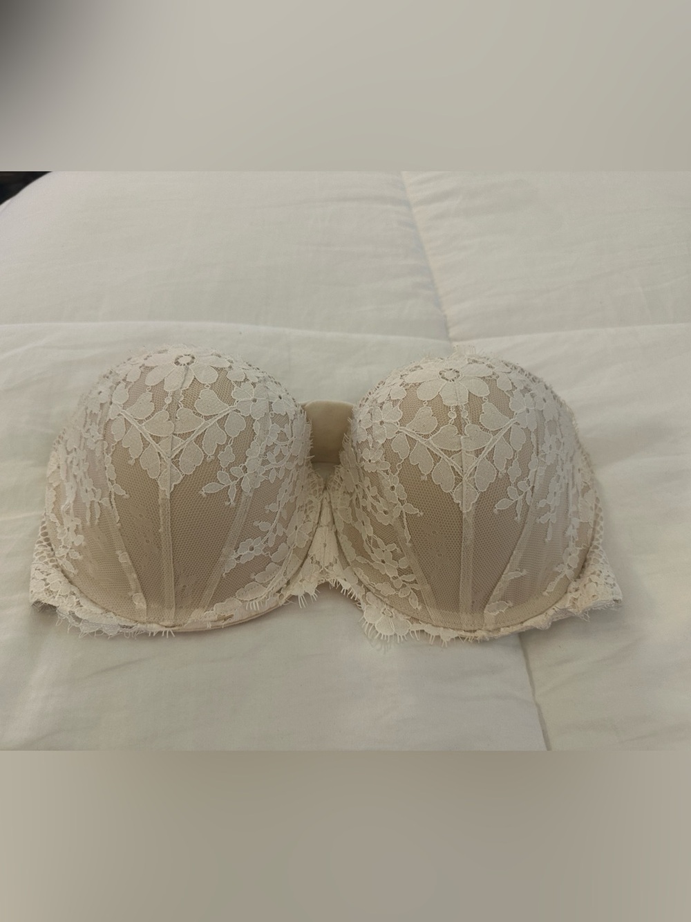 Victoria’s Secret Dream Angels Multi Way Strapless Bra size 34–D